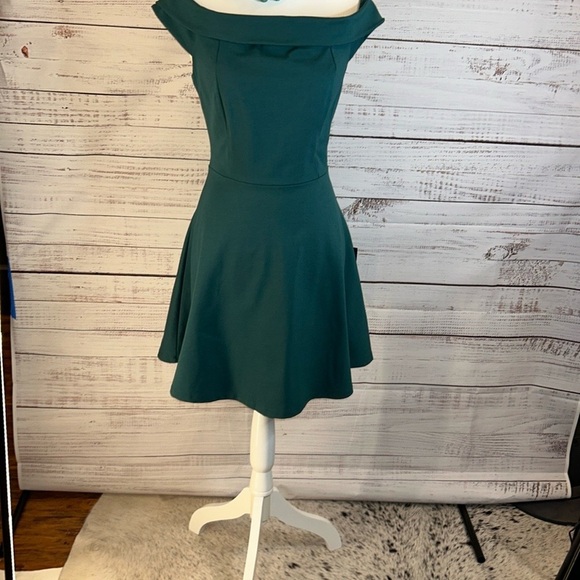 NWT Lulu's Forest Green Dark Green Off-Shoulder Fit and Flare Skater Dress Sz L - Picture 3 of 6